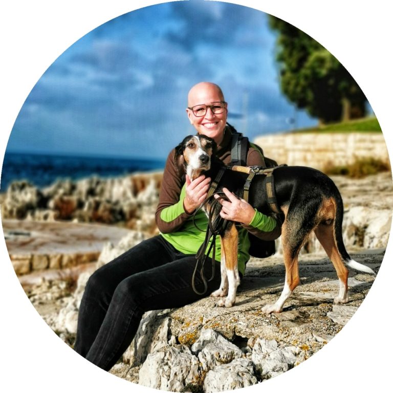 Steffi Böhner von Harmonic Dogs Bayreuth mit ihrer Hündin Primel